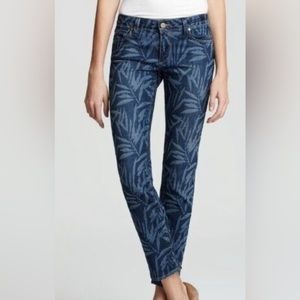 Paige Skyline Ankle Peg leg stretch jeans